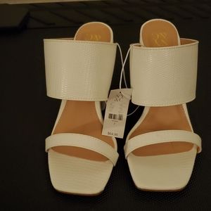 New with Tag New York & Company Women White Mules Size 7